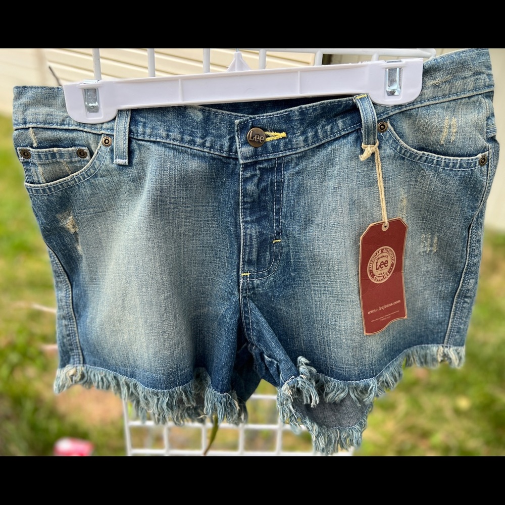 Lee Distressed Cut off Jeans NWT